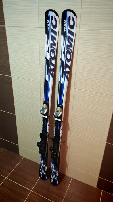 Schiuri atomic 165-166 cm-clapari ski
