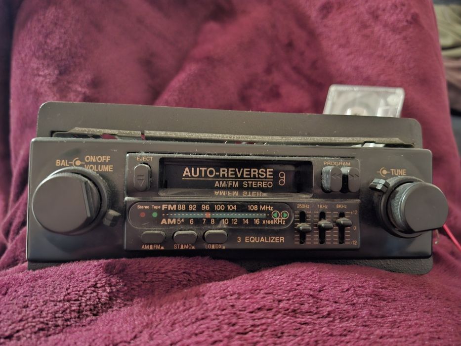 Radio casetofon auto vechi anii 80'