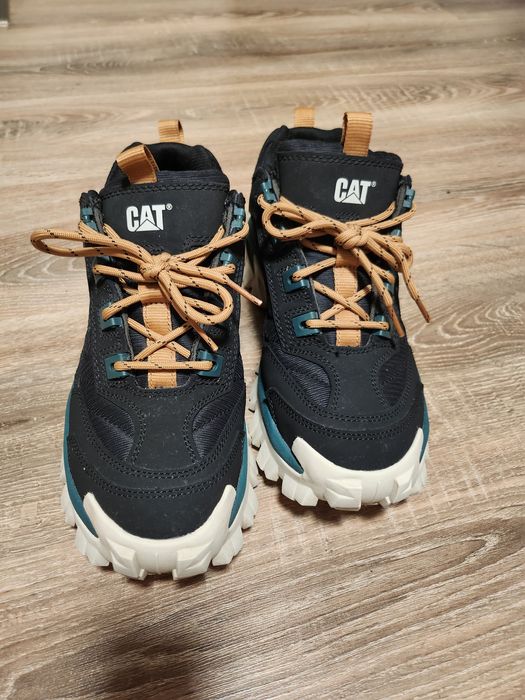 Semighete Caterpillar noi