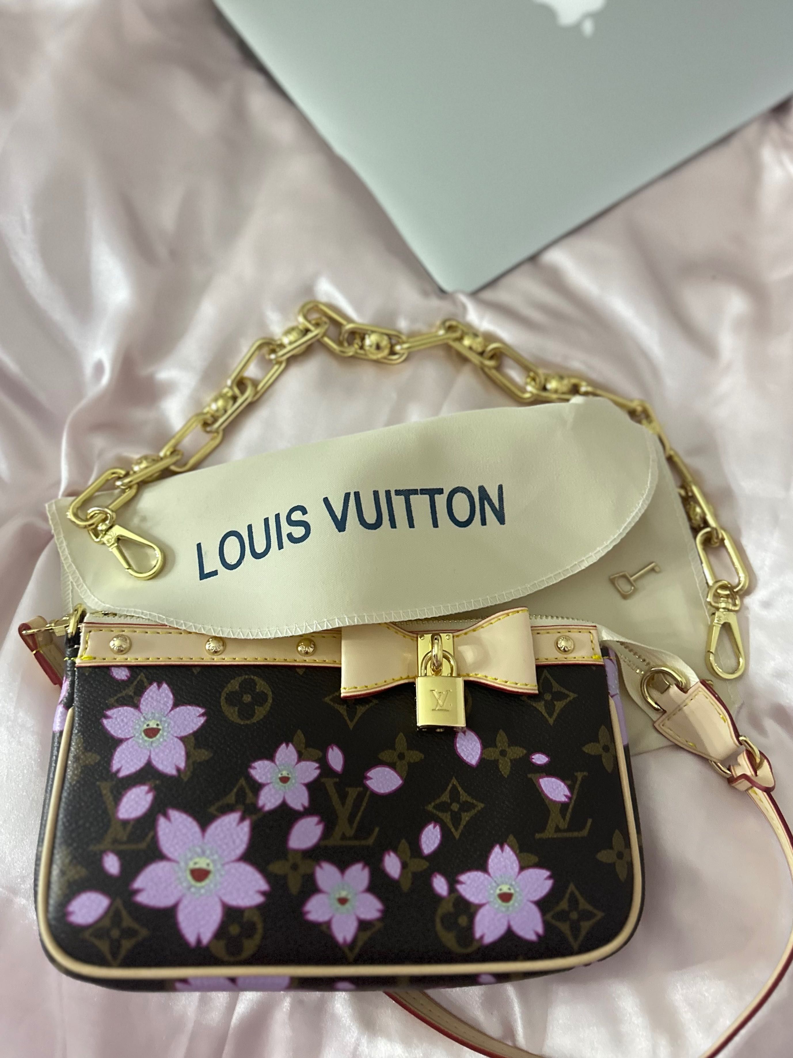 Louis Vuitton Murakami Pochette чанта
