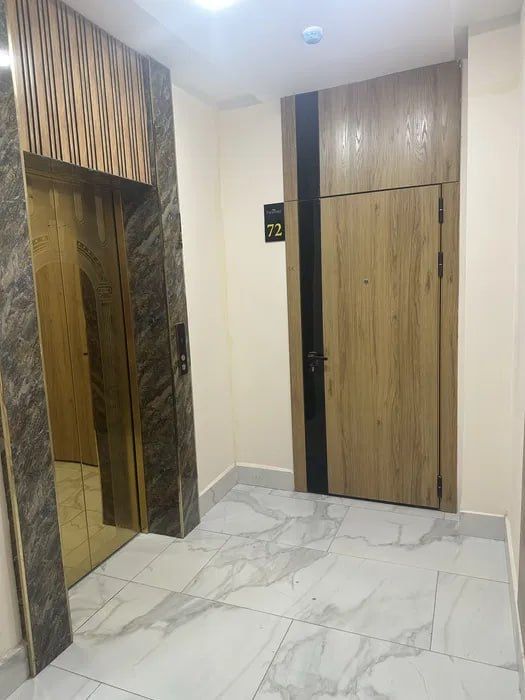 ЖК Парламент квартира 1-х комнатная состояние коробка. Юнусабад 6-кв.