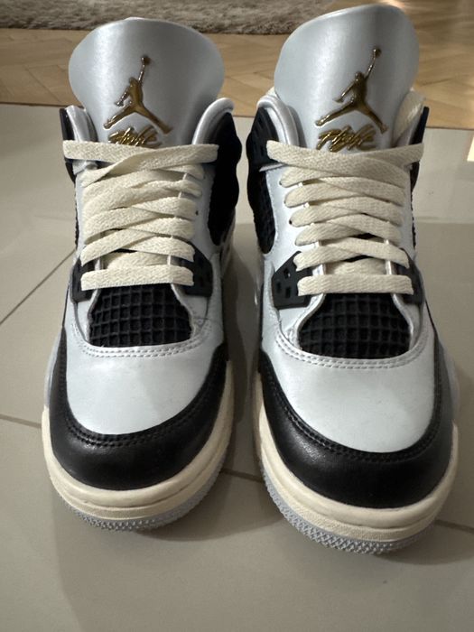 Jordan Retro 4 Gold 35.5