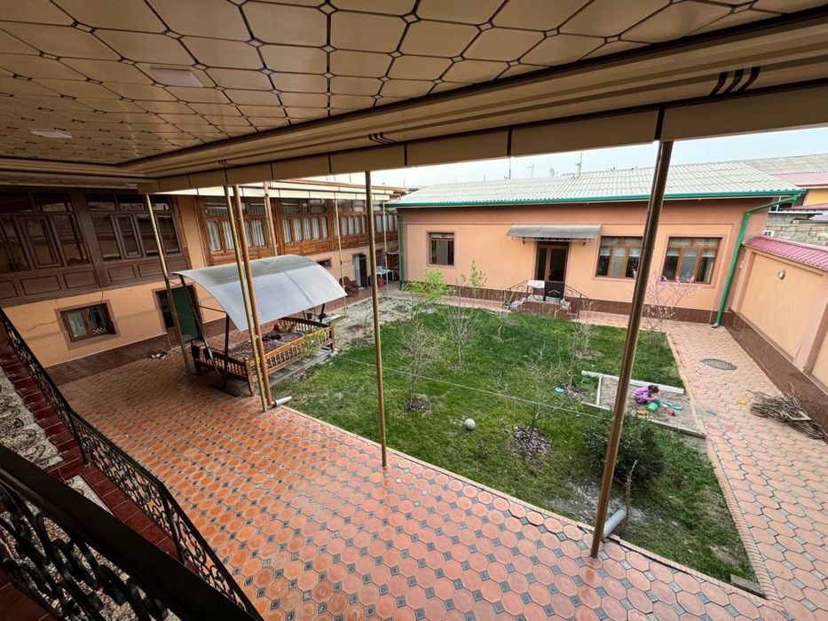 Гузал махаллада 6 сотох, 11 хоналик ховли сотилади