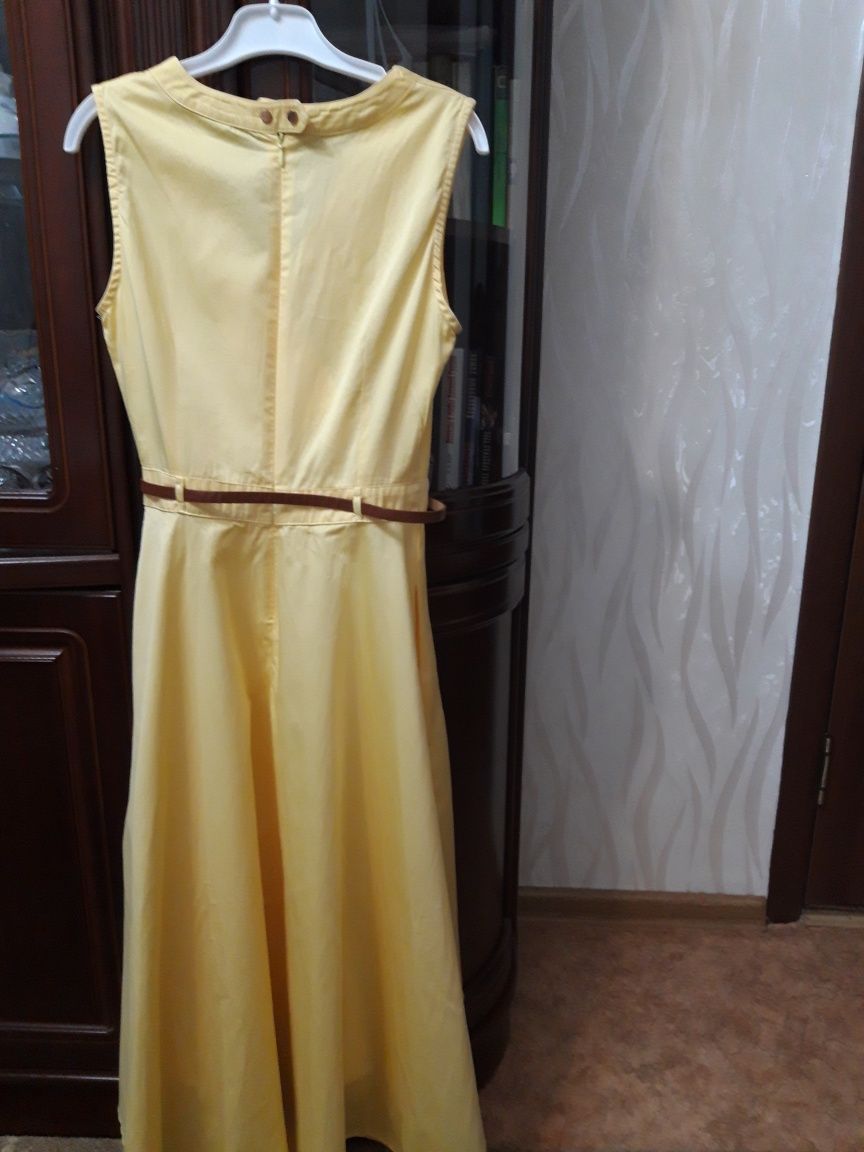 Платье х/б, Турция,  красивое , модного жёлтого цвета.