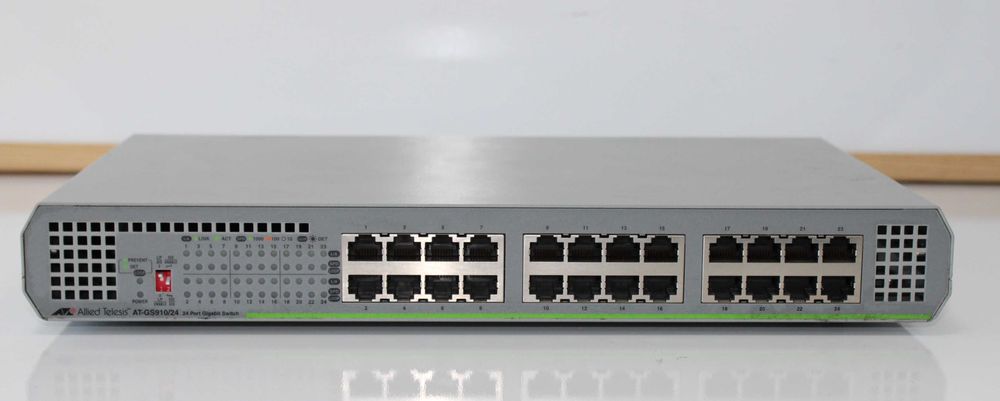Суич Allied Telesis AT-GS910/24