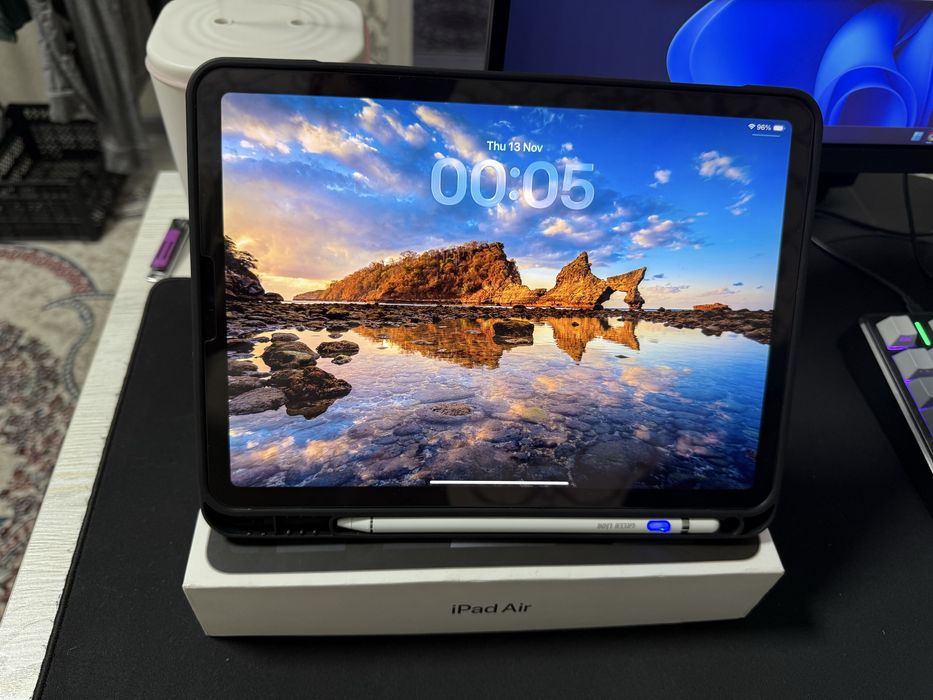 Ipad air 5 , karobka bor, g’ilof ,ruchka. Sovg’agaham yaxshi holati.