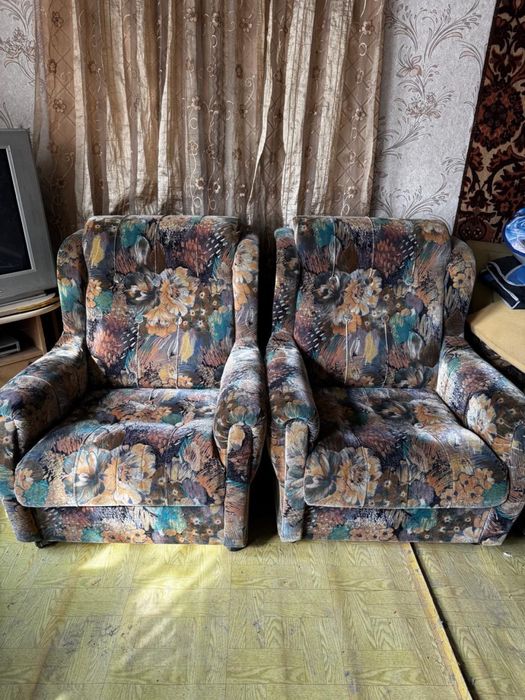 Продам два кресла