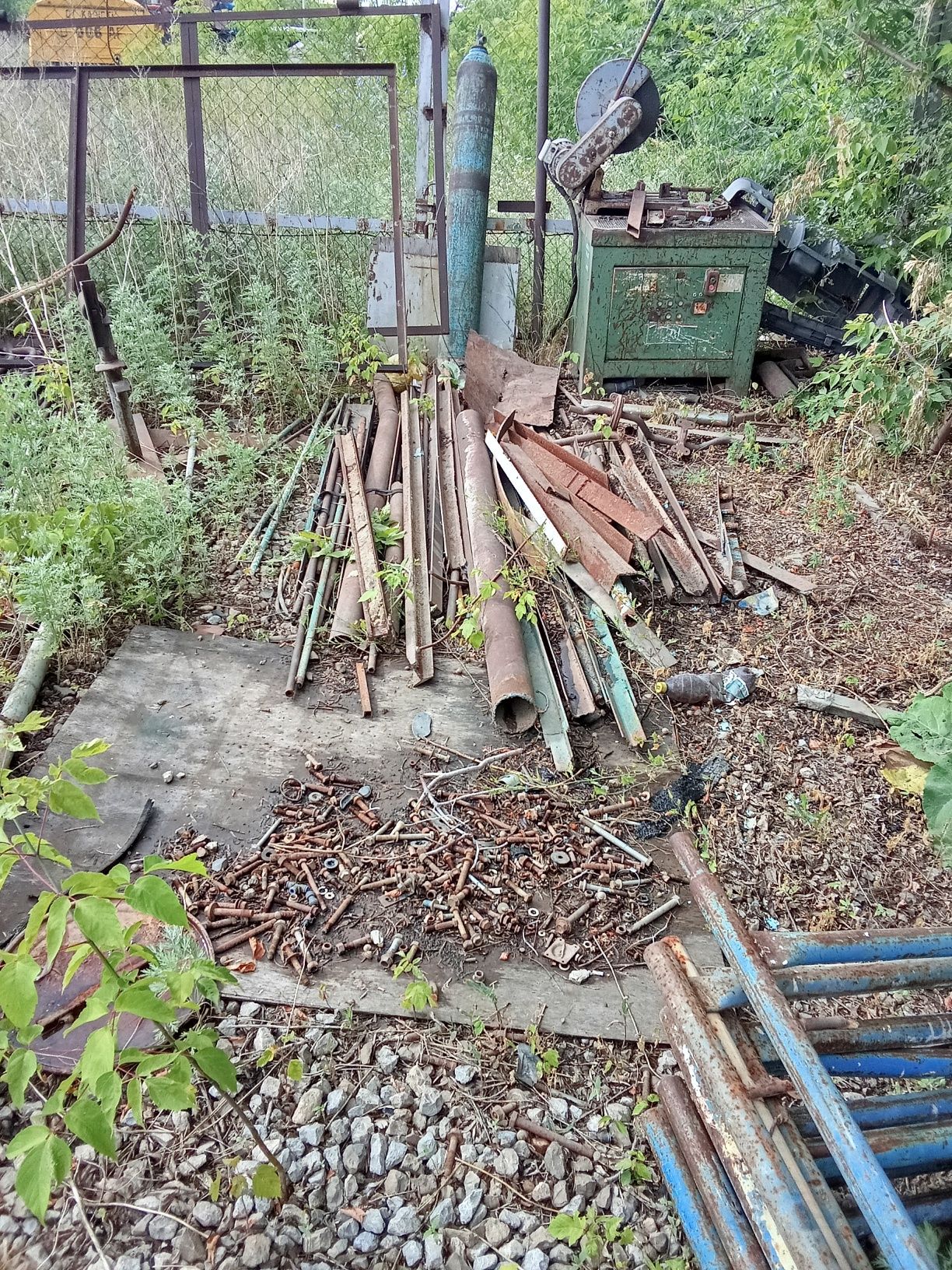 Продам швеллер, угол, трубы двухтавр