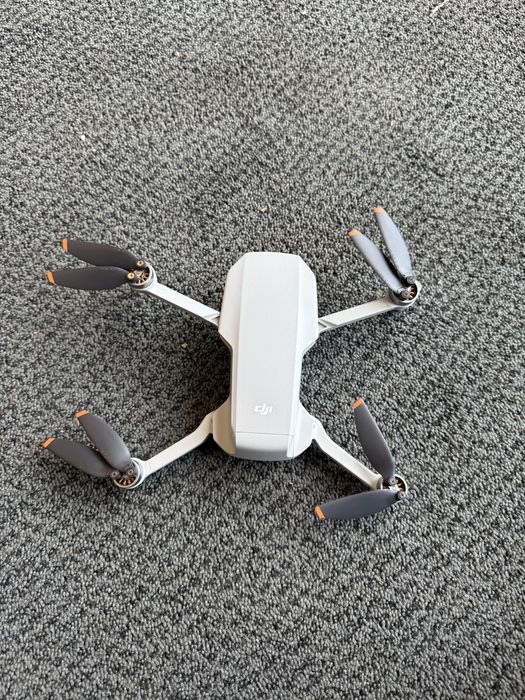 Dji mini 2 fly more combo в перфектно състояние на 180мин полет