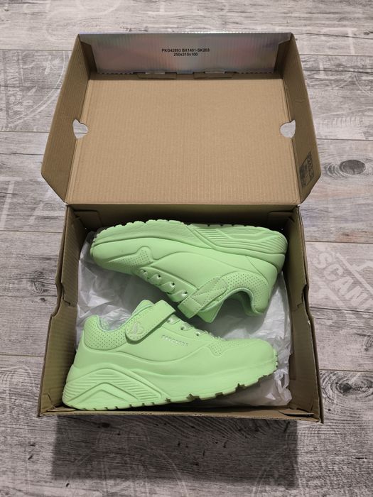 Skechers Uno Lite 32