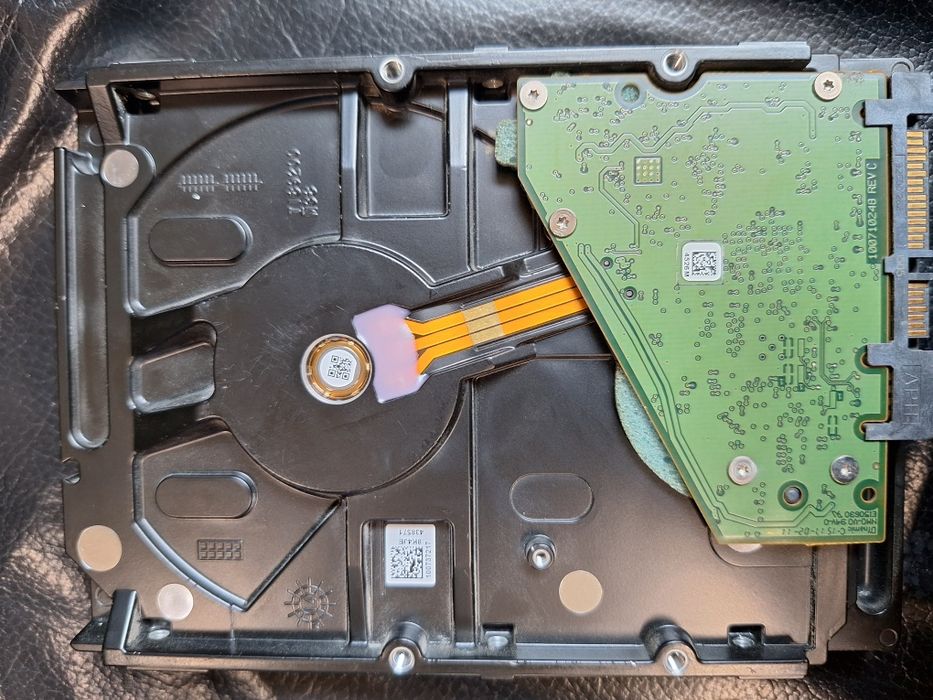 Hard disk 4000 GB pentru sistem supraveghere