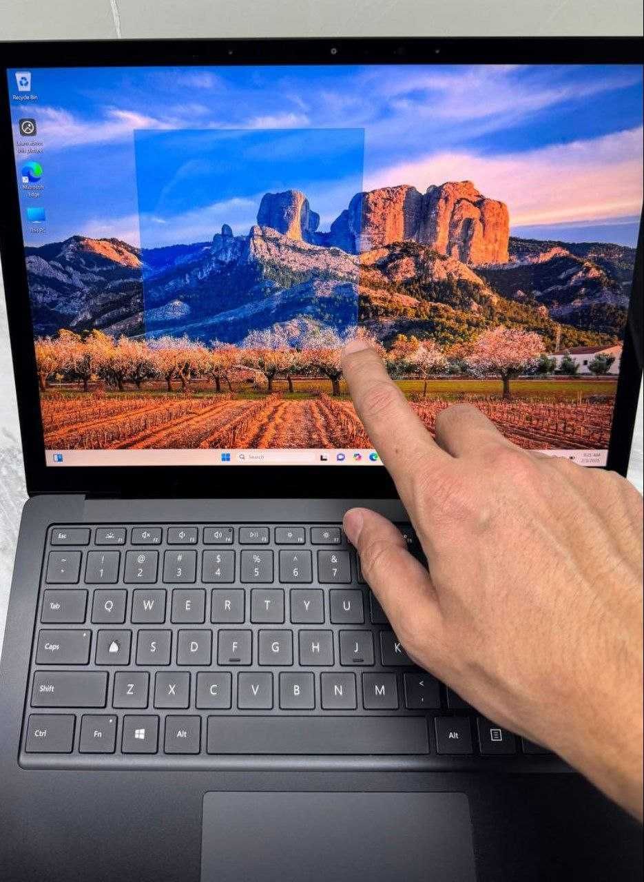 Microsoft Surface Laptop 4 13.5 IPS 2K Сенсор Core i7-1185G7 /16/256GB