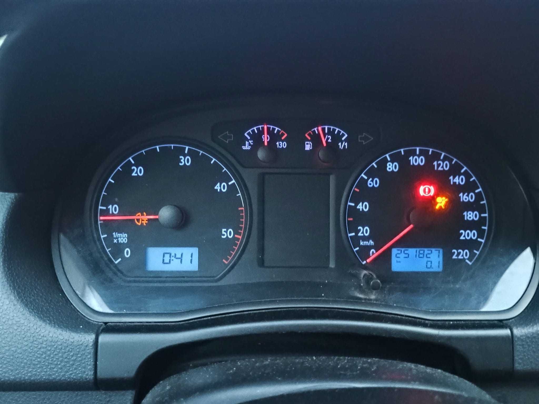 Vând Volkswagen polo