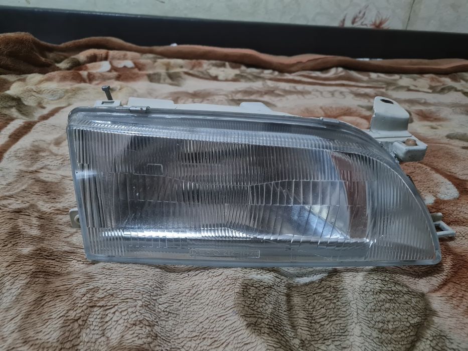 Фара тойота королла