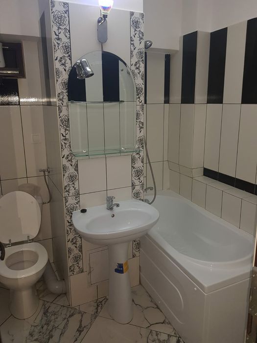 Apartament 3 camere ultracentral decomandat de inchiriat