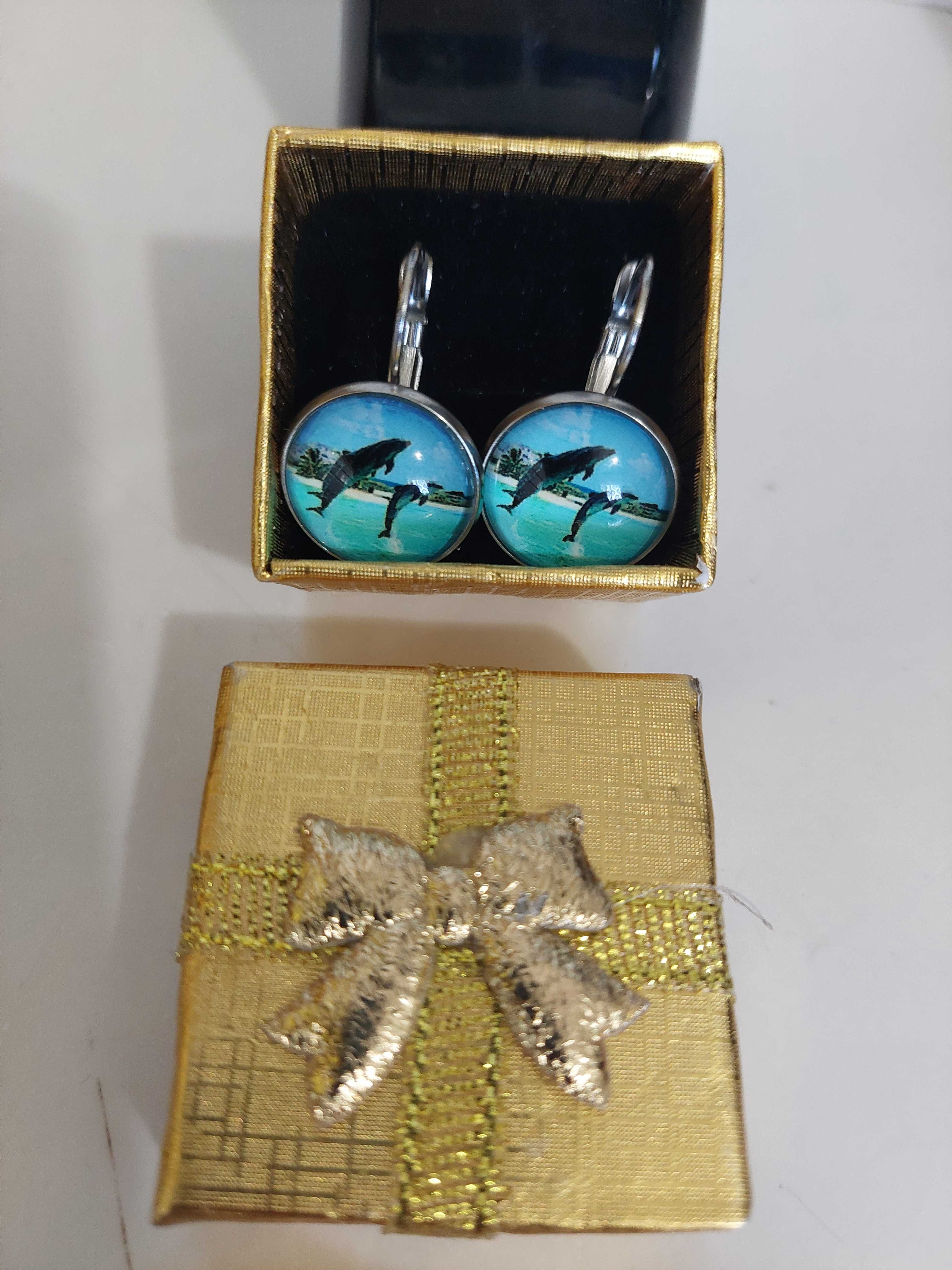 Cercei albaștri cu delfini cu tortita in cutie cadou