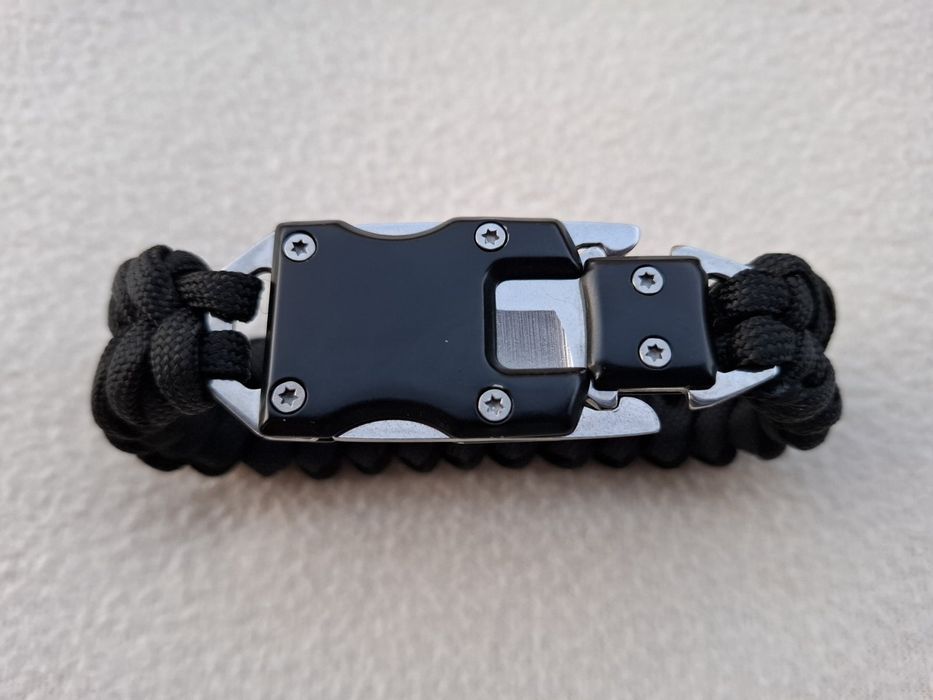 Гривна за оцеляване от паракорд с ножче