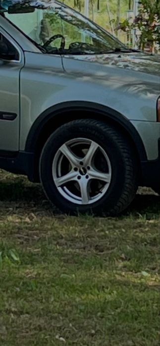 Jante Volvo cu anvelope iarnă