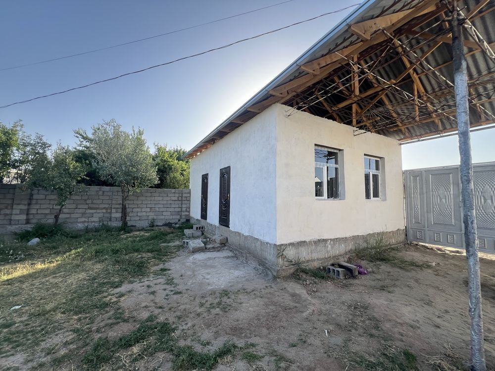 4,5 sotix 2 xona hovli uy sotiladi