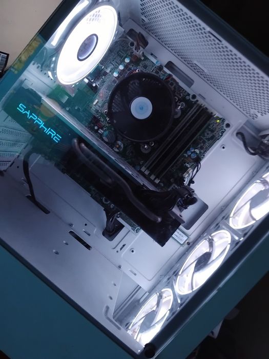 Vând unitate de 2 tr placa video sapphire Radeon RX 580 8GB GDDR5