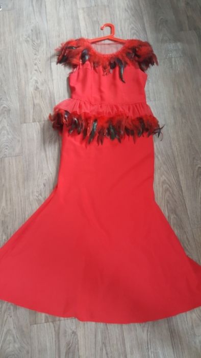 Платье красное в пол