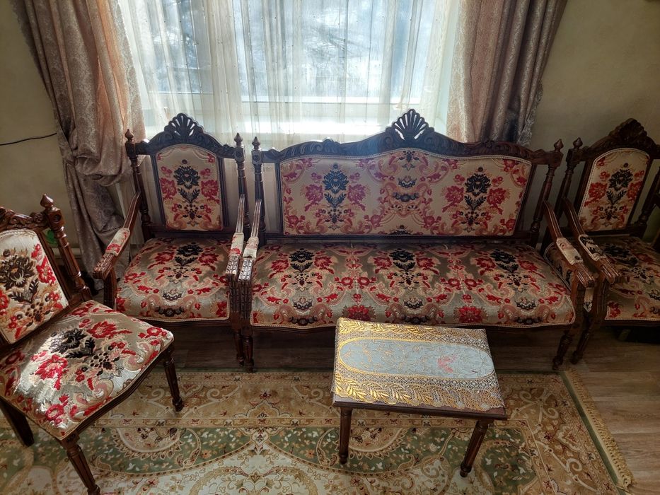 Продам комплект мебели