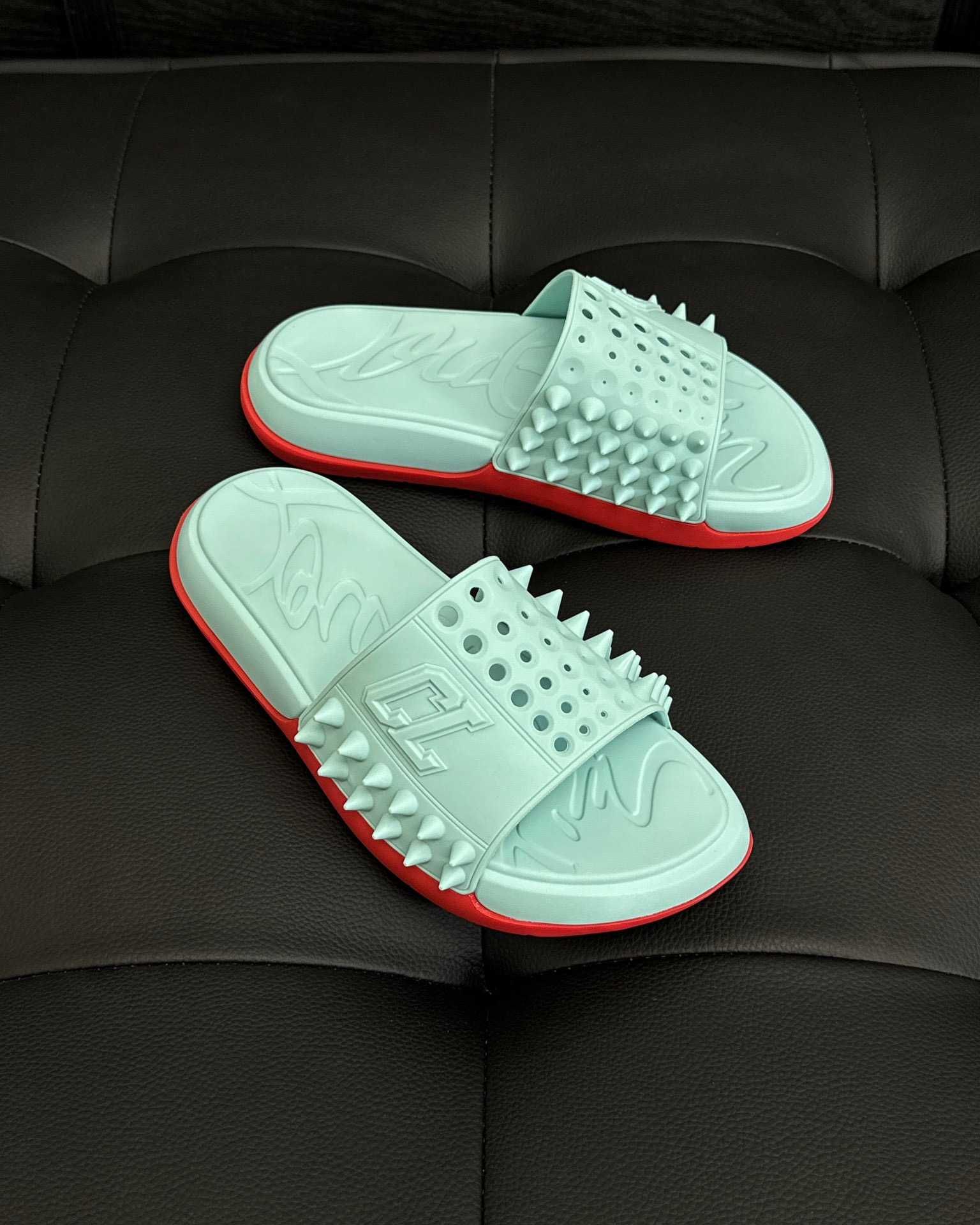 Papuci / slapi Louboutin Premium