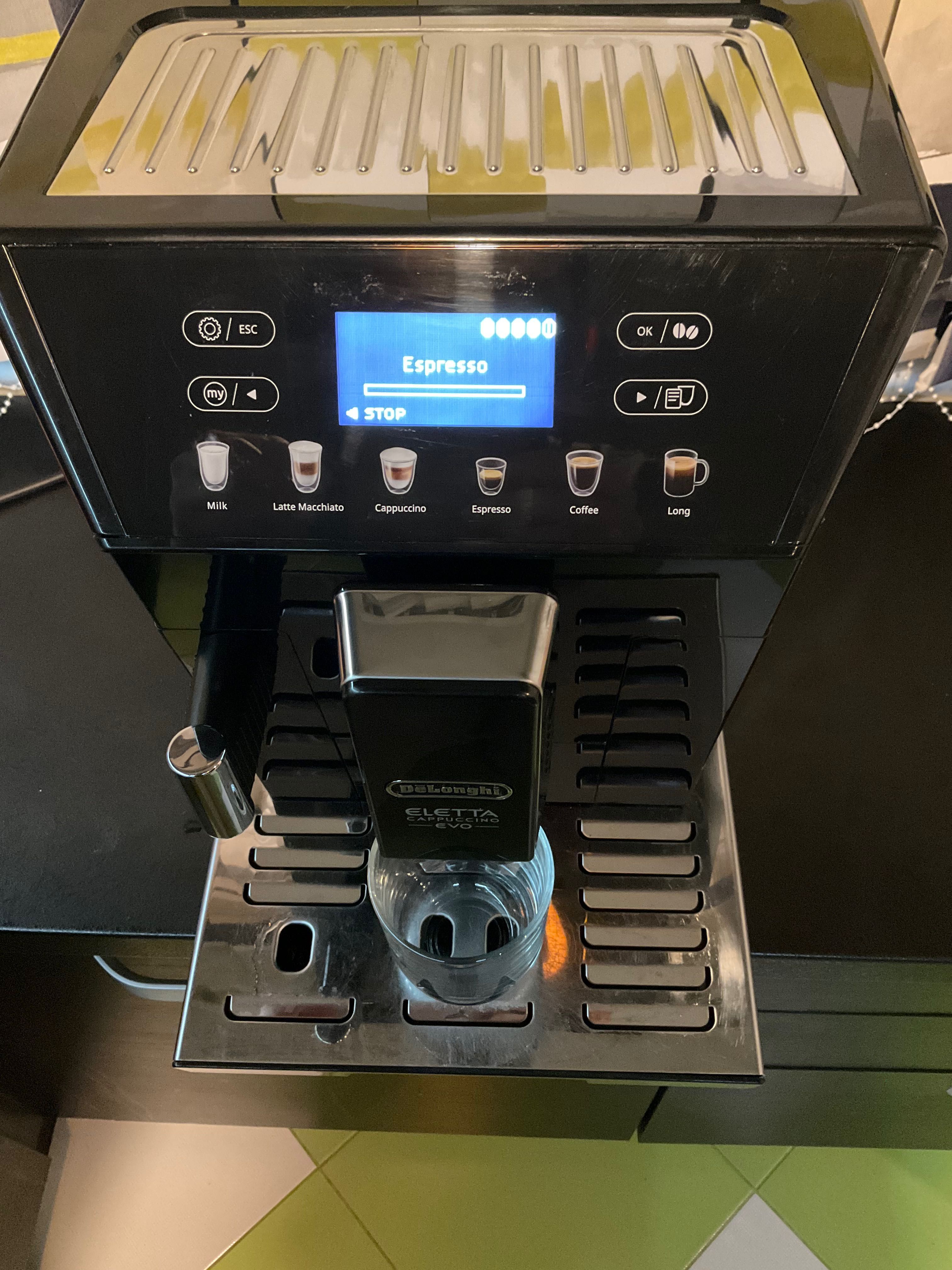 Кафеавтомат Delonghi Eletta Evo 46.860 Lattecrema кафемашина с кана