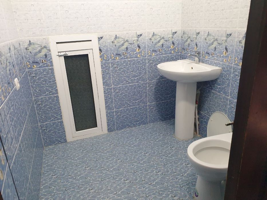 Продаю коммерческое здание,плюс частный дом 7 комнат в городе Сырдарья