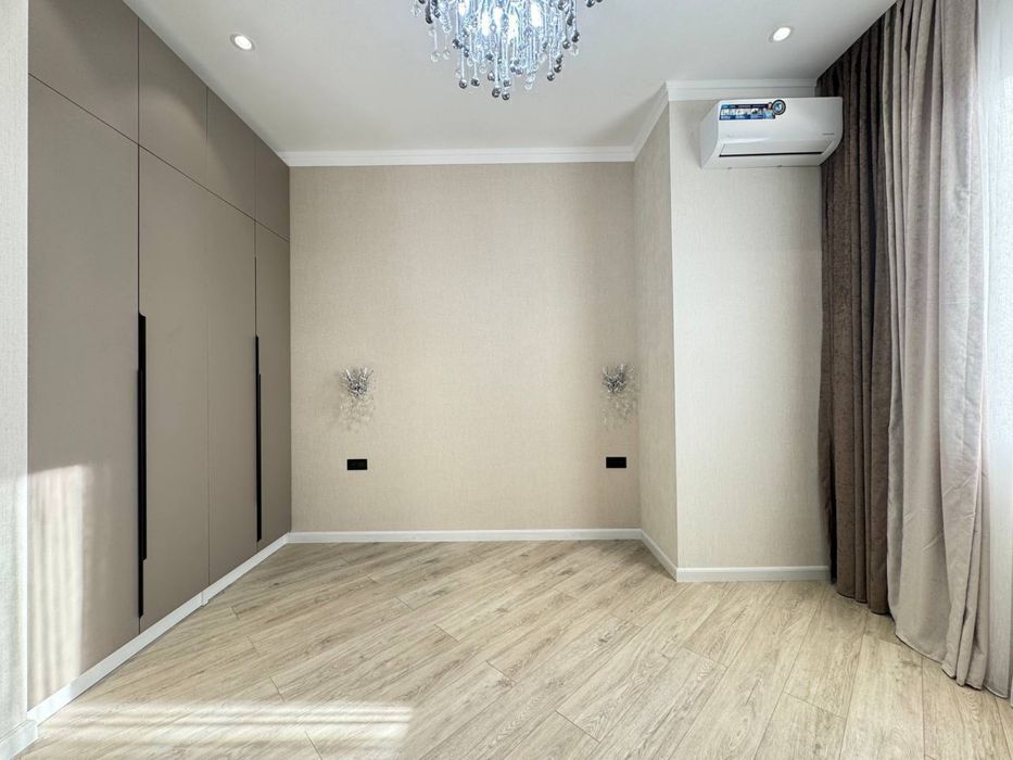 3/10/11 ц 5, Muhtasham, Финансовый институт