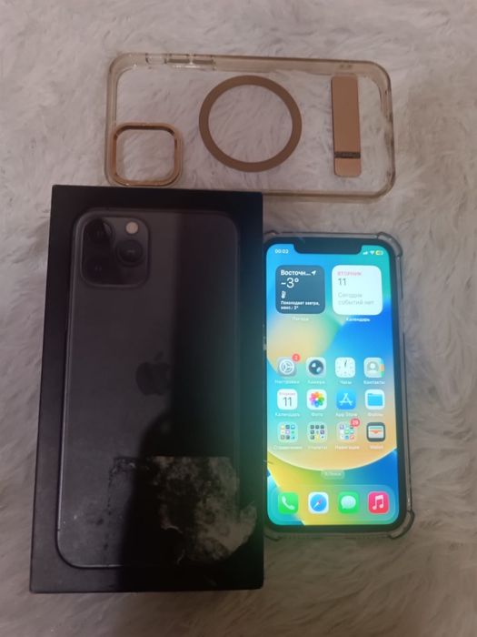 Продам Айфон 11 64гб с документами