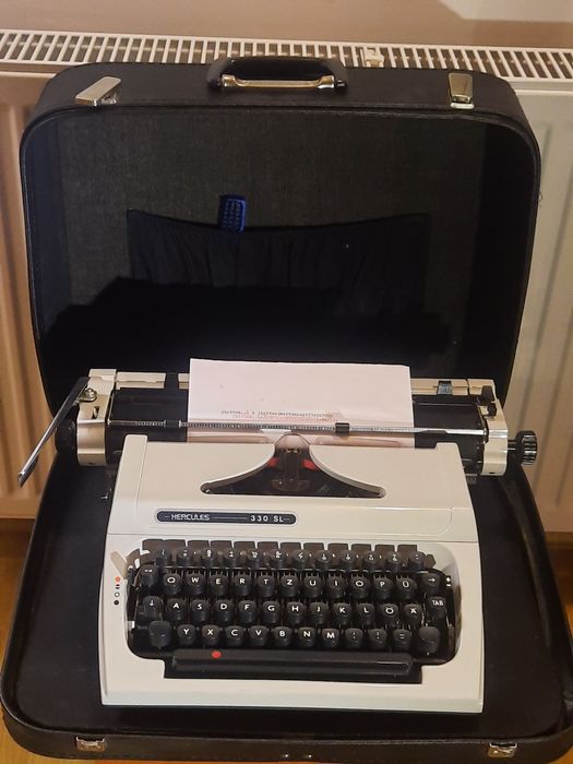 Mașină de scris Hercules 330 SL impecabilă