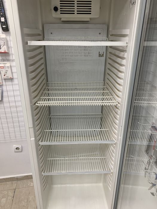 Хладилна витрина Ugur