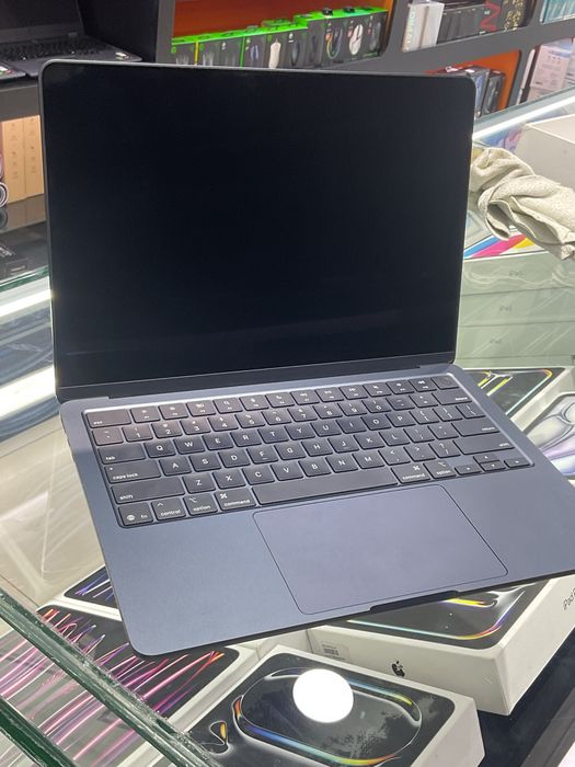 MacBook Air 13 M4 16GB/256GB sotiladi narxi 849