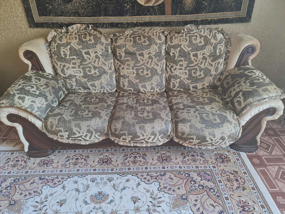 Комплект мягкой мебели (диван большой, кресло) Б/У