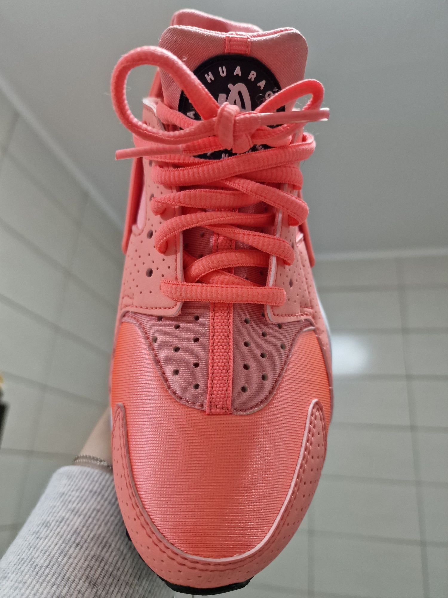 Vând Adidași Nike Huarache