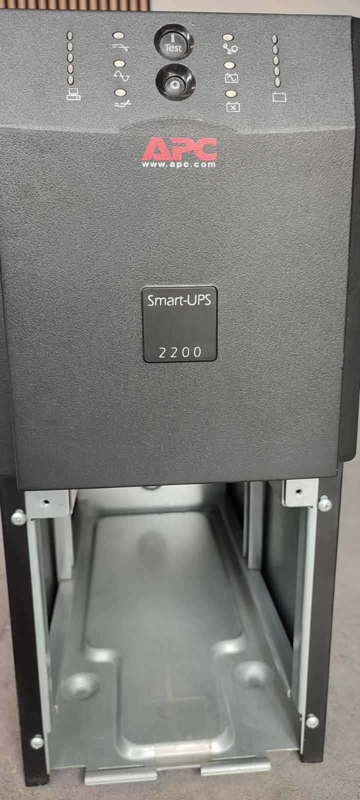 APC Smart-UPS 2200