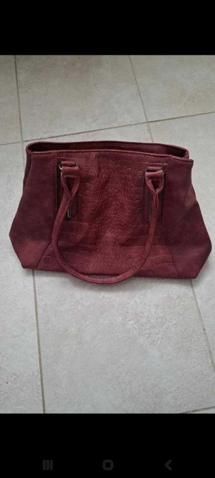 Geanta bordo eleganta!