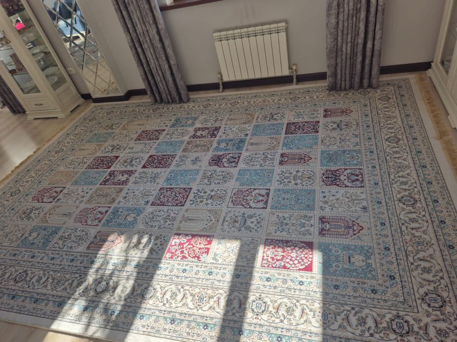 Продам ковер в хорошем состоянии