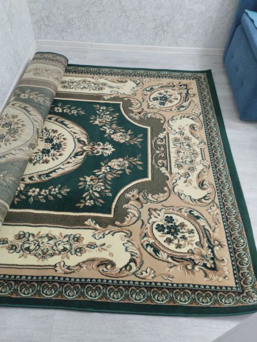 Продам ковер2/3 в хорошем состоянии