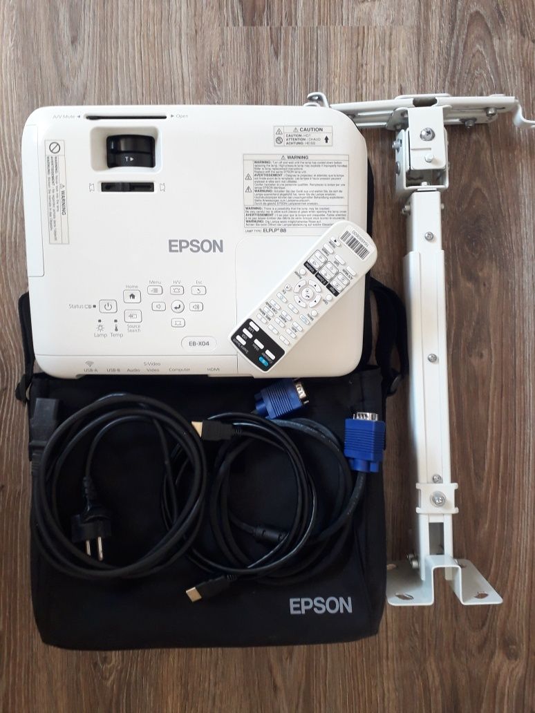 Проектор EPSON  EB-X04
