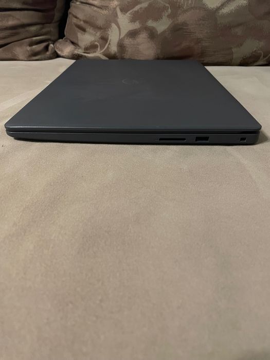 Лаптоп Dell Vostro 3500 Intel core i5 - 11th gen, 8GB ram, 512gb