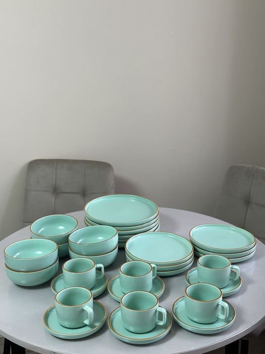 Набор посуды,на 6 персон.