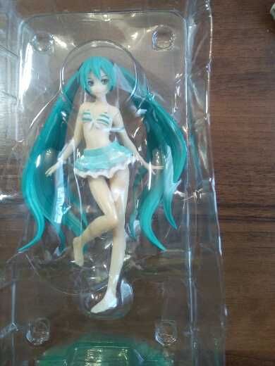 Figurina Hatsune Miku piscina 15 cm