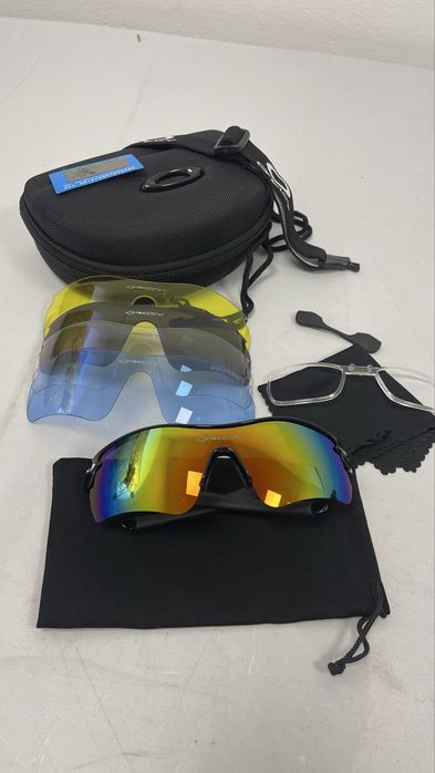 Очки спортивные солнцезащитные