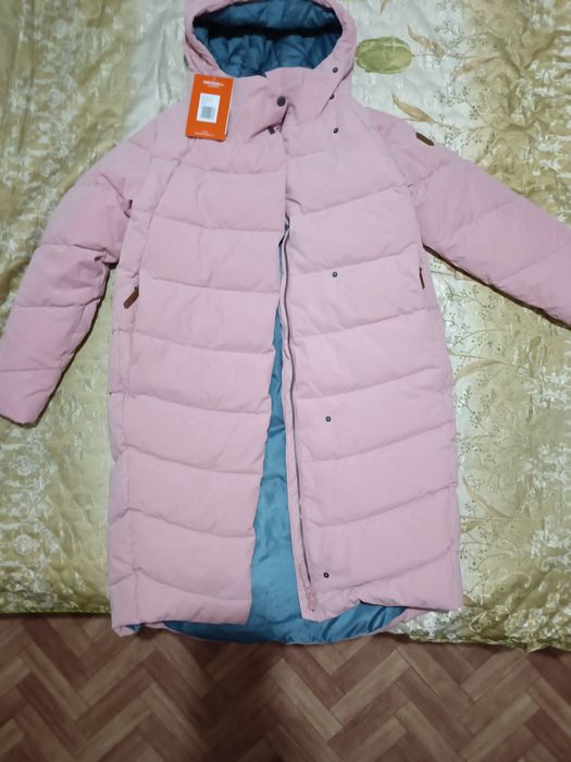 Продам женский зимний пуховик.Фирмы "Merrell"