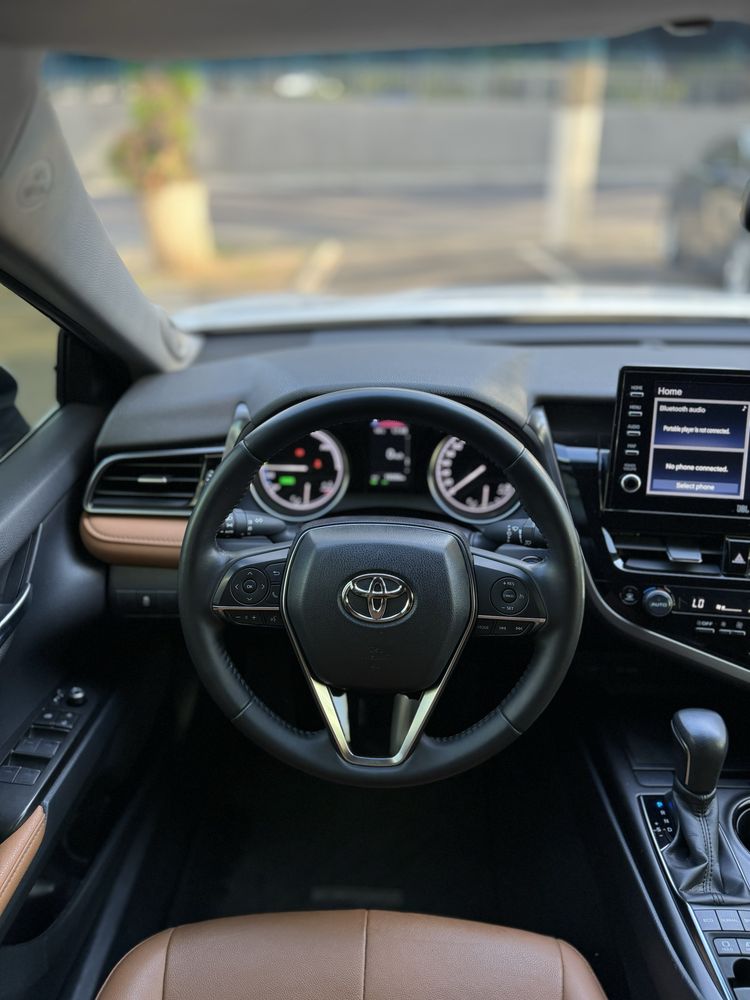 Toyota Camry GLE X Hybrid