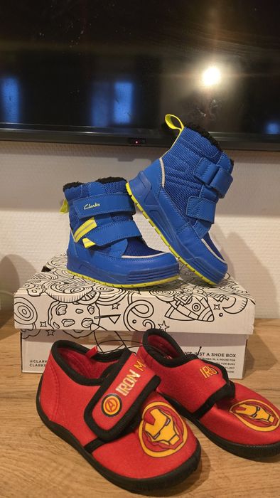 Детски ботуши Clark's 24 номер с подарък пантофи Marvel 25 номер