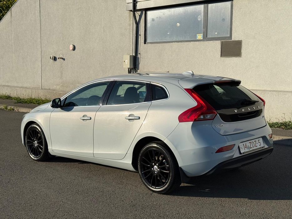 Volvo V 40 Ed Summum1.6 euro5 2013 xenon