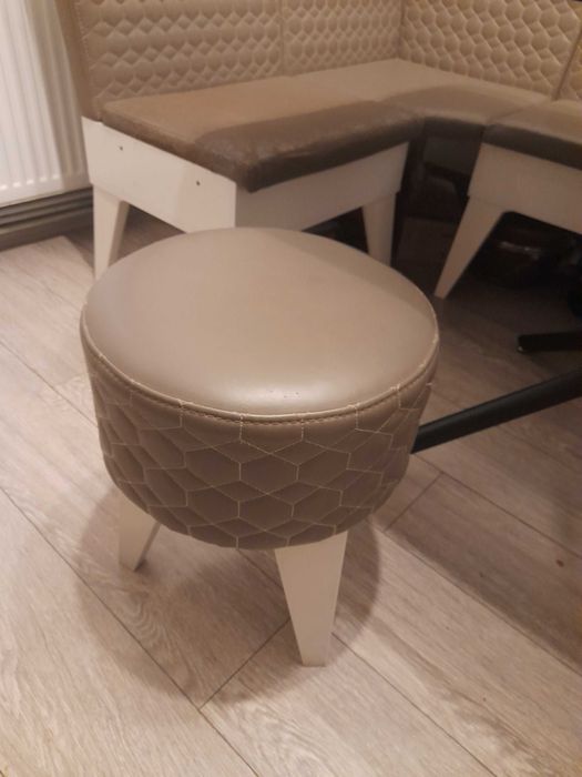 Coltar bucătărie +masa